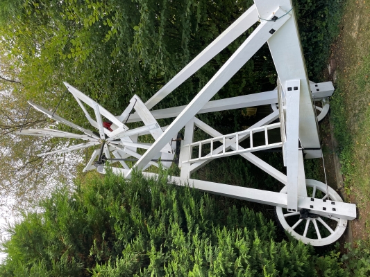 Reinforced fantail carriage